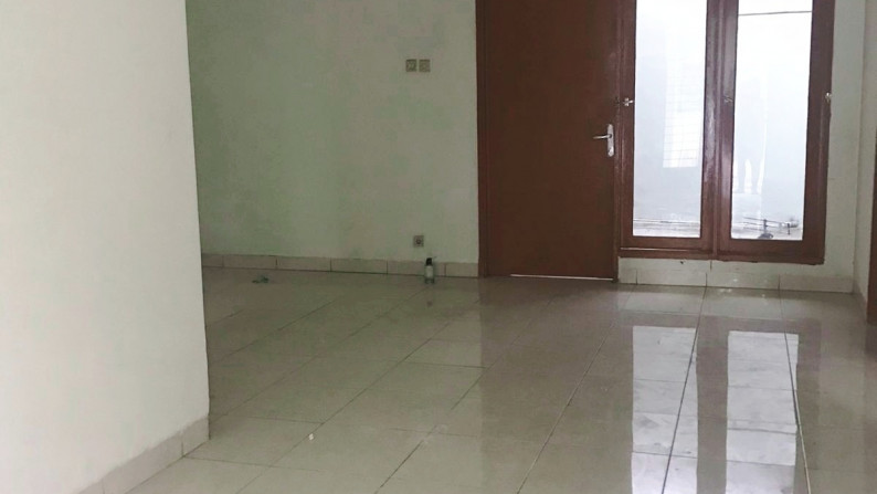 Murah. Rumah Komplek Serpong Park, BSD