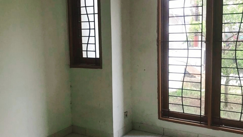 Murah. Rumah Komplek Serpong Park, BSD