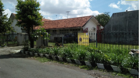 Rumah Pusat Kota di Jalan Kampar, Surabaya