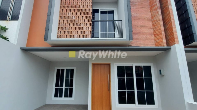 Brand New Exclusive Town House Grand Pinang Parigi Bintaro Harga Menarik