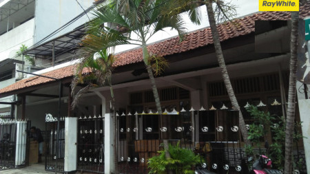 Rumah Pusat Kota di Jalan Sulung, Surabaya