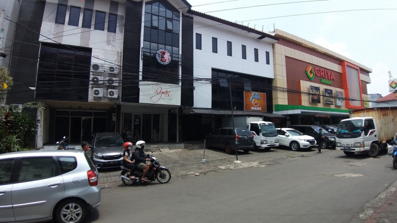 Ruko 3 lantai dekat Griya Setrasari Mall