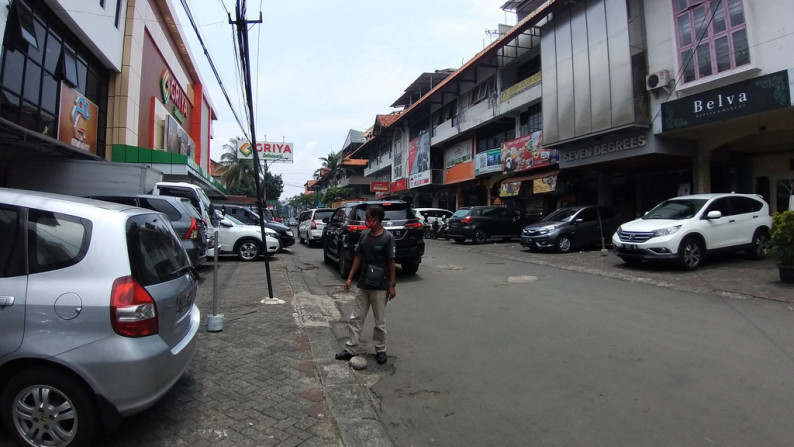 Ruko 3 lantai dekat Griya Setrasari Mall