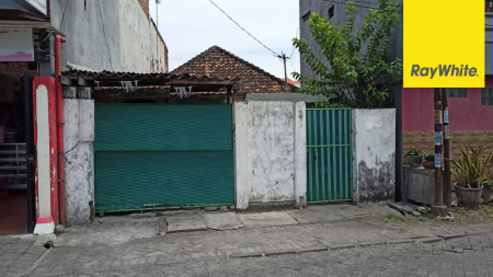 Rumah di Jalan Bratang Gede, Surabaya