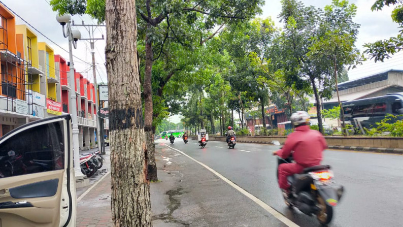 RUKO 3 LANTAI DI PUSAT KOTA MAGELANG, JL SOEKARNO HATTA, MAGELANG