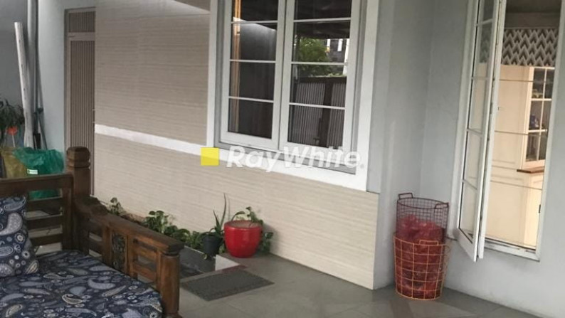 Rumah Cantik Modern Minimalis Siap Huni di Cipete