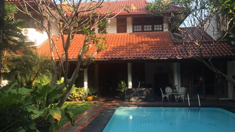 RUMAH DIJUAL JL METRO PONDOK INDAH JAKARTA SELATAN