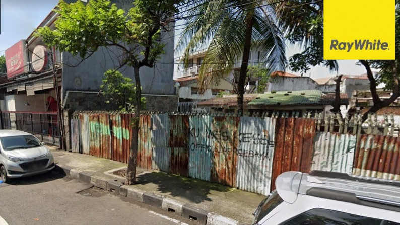 Rumah Pusat Kota di Jalan Raya Arjuna, Surabaya