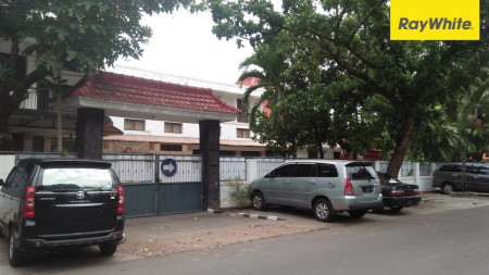 Kantor Pusat Kota di Jalan Porong, Darmo, Surabaya