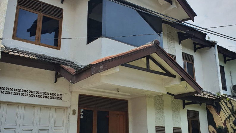 Dijual Rumah Tinggal di Taman Kopo Melati