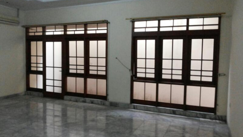 HUNIAN MEWAH DI JL SORAGAN HANYA BEBERAPA METER DARI JL GODEAN KM 2