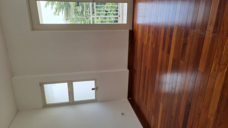 Mau JUAL CEPAT, town house Sherwood Kelapa Gading, Jakarta dekat Mall Kelapa Gading.