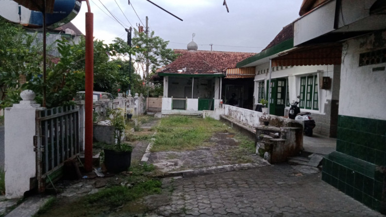 TANAH DAN BANGUNAN TENGAH KOTA DEKAT HOTEL ALANA MALIOBORO, YOGYAKARTA