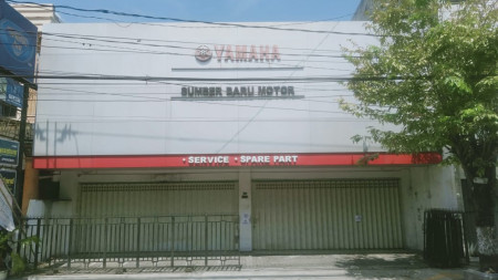 BANGUNAN KOMERSIAL DI JL LAKSDA ADISUCIPTO, DEMANGAN, GONDOKUSUMAN, YOGYAKARTA