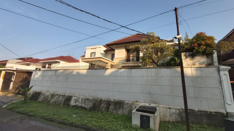 Rumah siap huni dalam perumahan di Lebak bulus