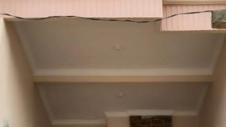 Rumah 2 Lt di Jalan Lebak Indah, Surabaya