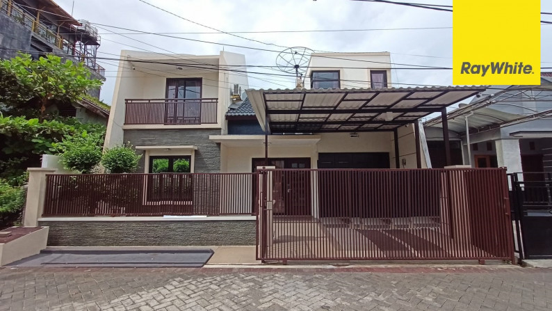 Rumah 2 lantai di Klampis Semolo Barat, Surabaya