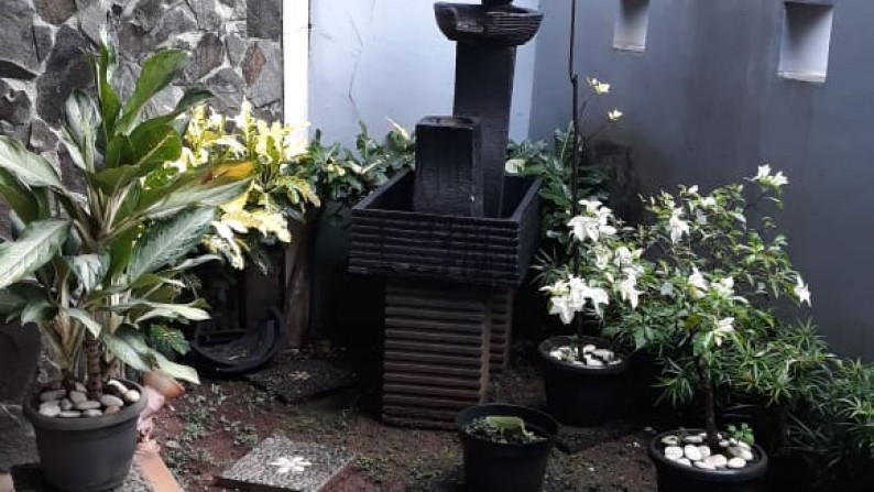Rumah Bagus Di Jl Swadaya, Pondok Ranji Tangerang Selatan