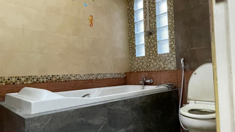 Rumah Bagus Di Mertilang, Bintaro Jaya Sektor 9