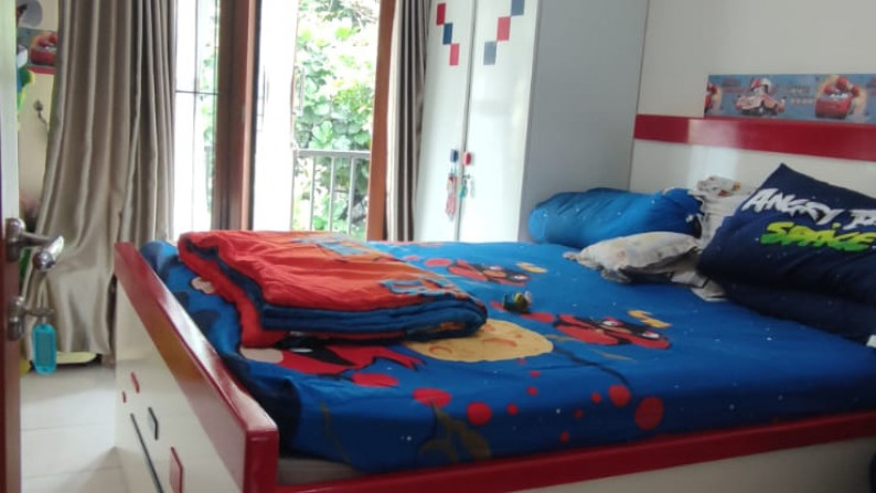 Rumah Bagus Di Emerald Town House Bintaro Jaya Sektor 9