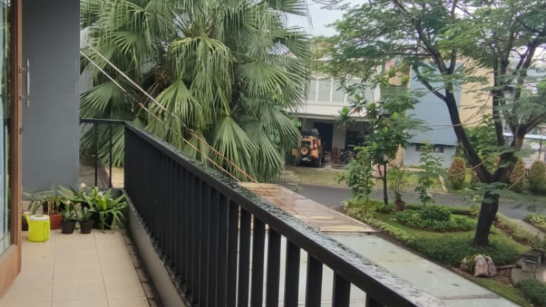 Rumah Bagus Di Emerald Town House Bintaro Jaya Sektor 9