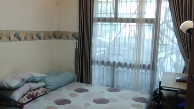 Rumah Bagus Di Emerald Town House Bintaro Jaya Sektor 9