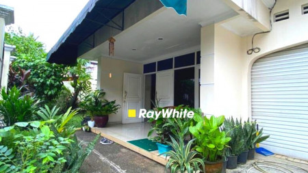 Rumah Nyaman Di Kebayoran Baru dekat SCBD