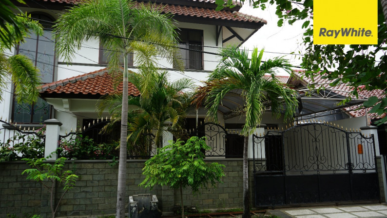 Rumah Hook di Babatan Pratama, Surabaya