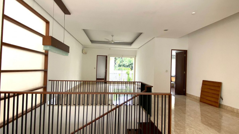 Rumah lux di Jl. Kencana Permai, Pondok Indah,Jaksel.