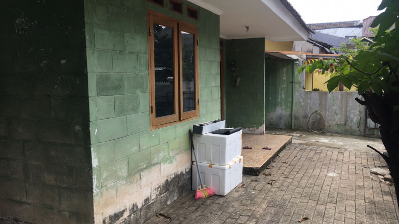 Rumah Minimalis dalam Komplek, Bebas Banjir di Ciputat