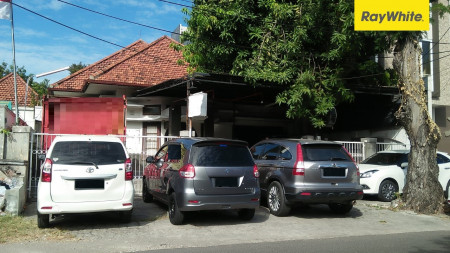 Rumah di Raya Opak, Surabaya Pusat