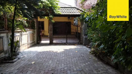 Dijual Rumah di Monginsidi, Surabaya Pusat