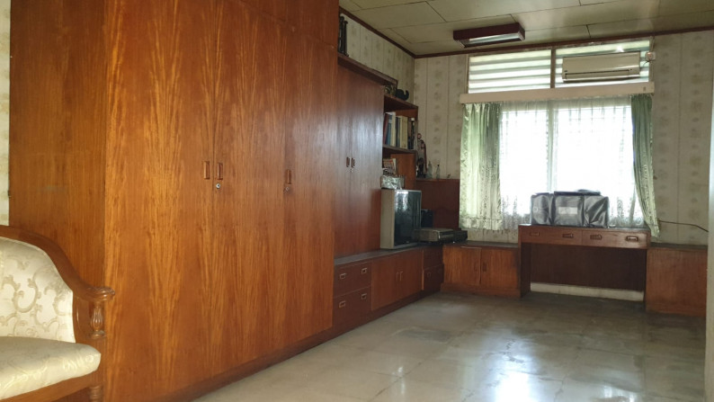 DIJUAL RUMAH JL MPR JAKARTA SELATAN