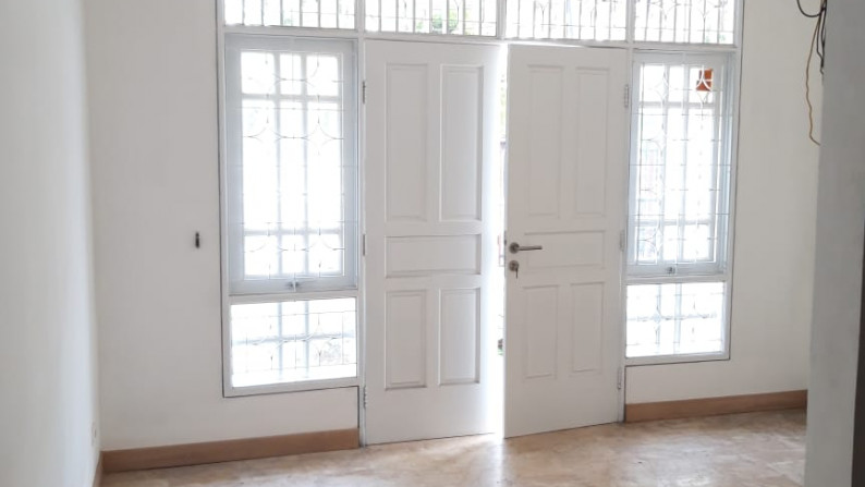 Dijual Rumah Bagus Di Pinggir Jl Bintaro Utama Sektor 1