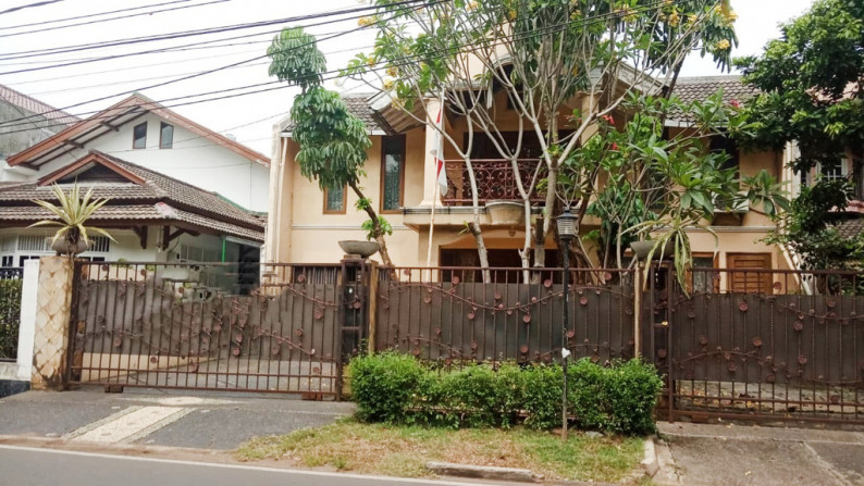 Dijual Rumah Bagus Di Pinggir Jl Bintaro Utama Sektor 1