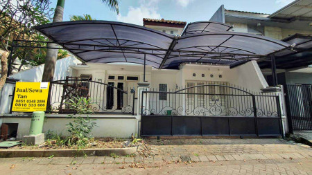 JUAL/SEWA Rumah di Citraland Taman Gapura, 2 Lantai, Lingkungan Elite, Row Jalan Lebar, Siap Huni - TAN -