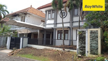 Rumah 2 lantai di Villa Bukit Indah, Surabaya Barat