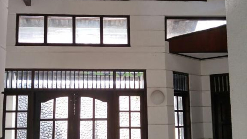 RUMAH TINGGAL DEKAT TERMINAL JOMBOR DAN AL-AZHAR