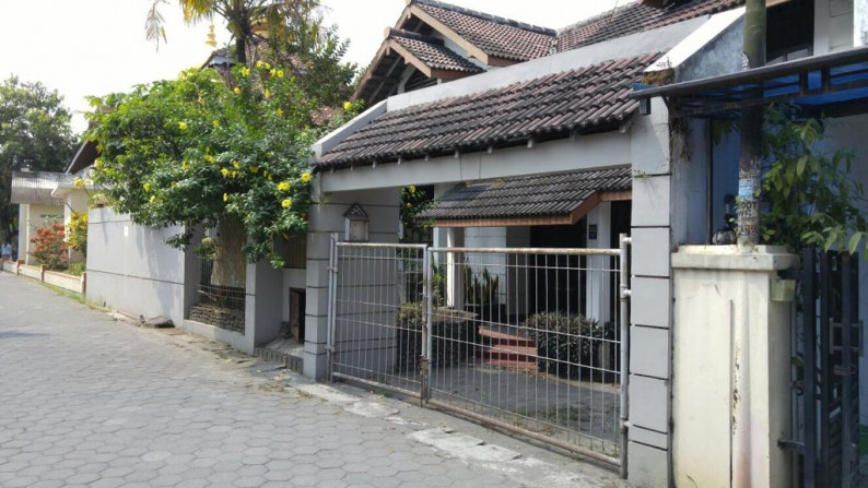 RUMAH TINGGAL DEKAT TERMINAL JOMBOR DAN AL-AZHAR