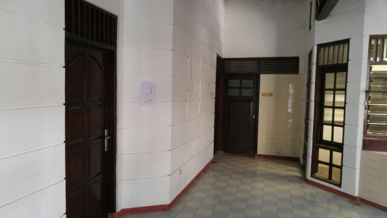 RUMAH TINGGAL DEKAT TERMINAL JOMBOR DAN AL-AZHAR