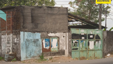 Rumah di Kauman Baru, Surabaya Barat