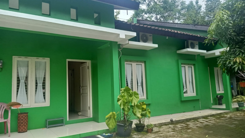 Rumah & Homestay dekat kampus UII jalan tembus ke arah Solo