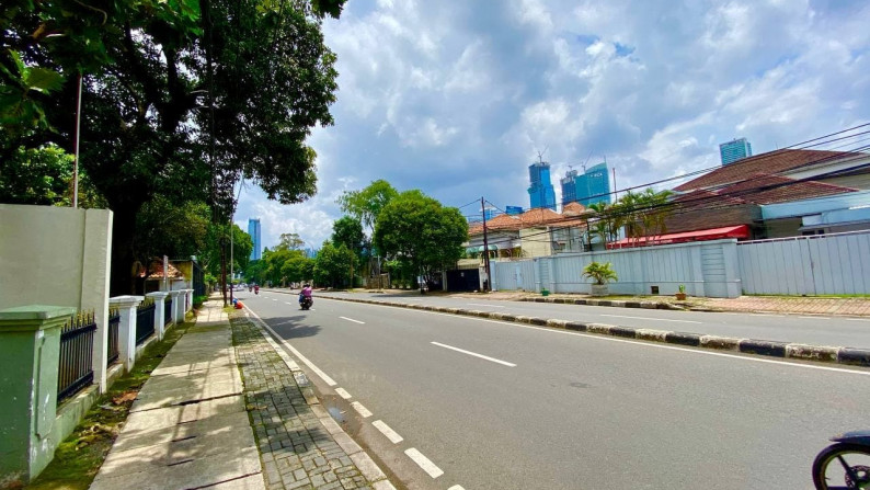 Jl. HOS Cokroaminoto Menteng - Rumah Strategis & Prestige