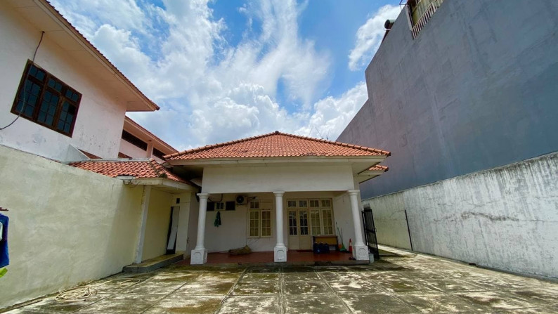 Jl. HOS Cokroaminoto Menteng - Rumah Strategis & Prestige