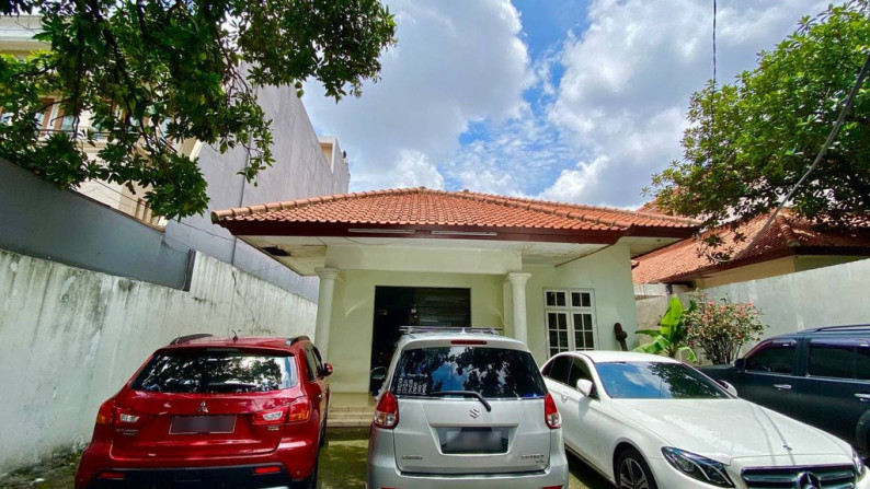 Jl. HOS Cokroaminoto Menteng - Rumah Strategis & Prestige