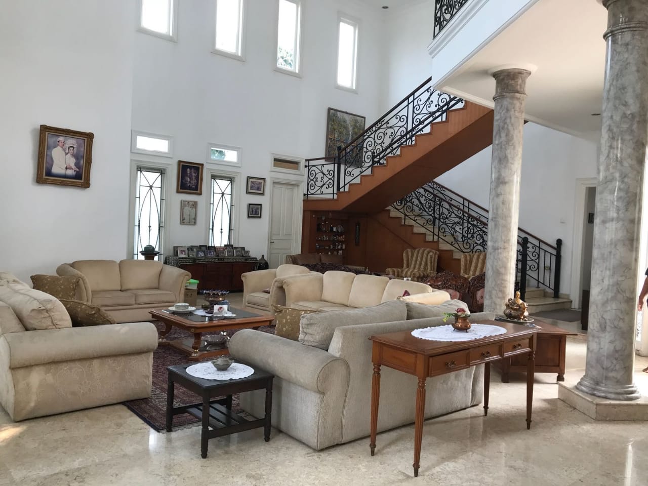 Rumah bergaya Modern di Pondok Pinang Jakarta Selatan