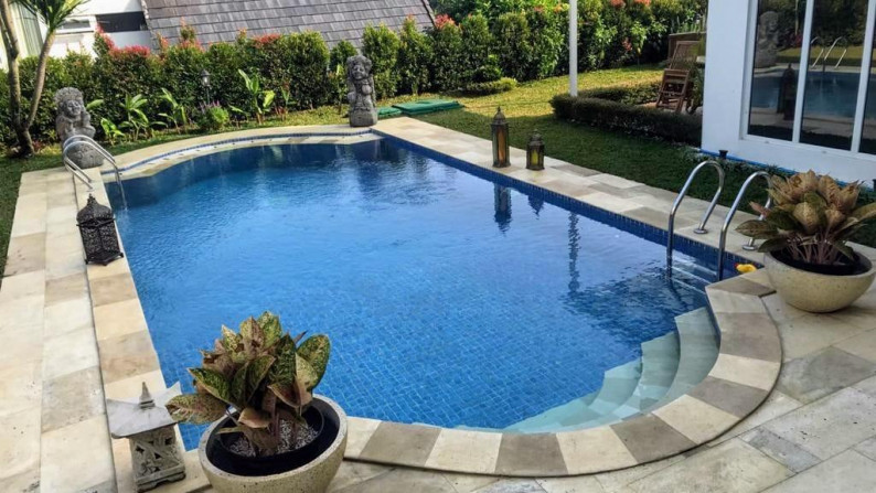 RUMAH VILLA NYAMAN DENGAN KOLAM RENANG DAN VIEW GUNUNG  RANCAMAYA #DD Stylish Villa with Pool and Mountain View