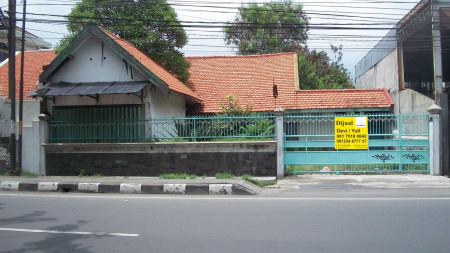 Rumah di Raya Merr, Nol Jalan Raya, Cocok untuk Kantor, Resto, Klinik, Toko, dsb - D/Y -