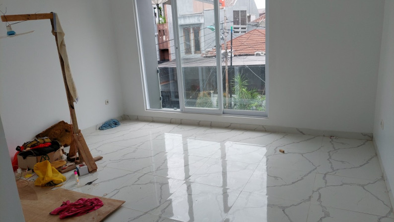 Rumah Sunter Mas Tengah, Sunter Jaya Luas 4,5x18m2