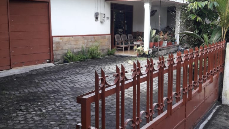 RUMAH  6 KAMAR DI BARAT APMD, JL TIMOHO, YOGYAKARTA